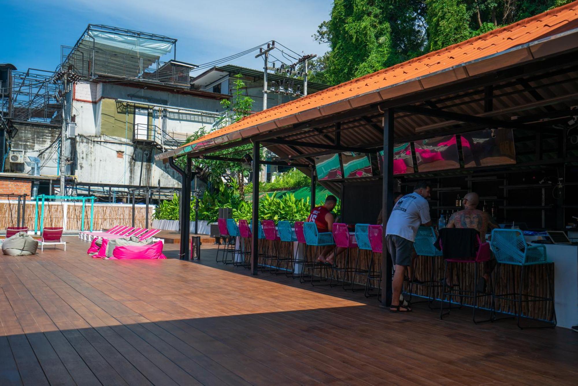 Base Party Hostel Ao Nang Exterior photo