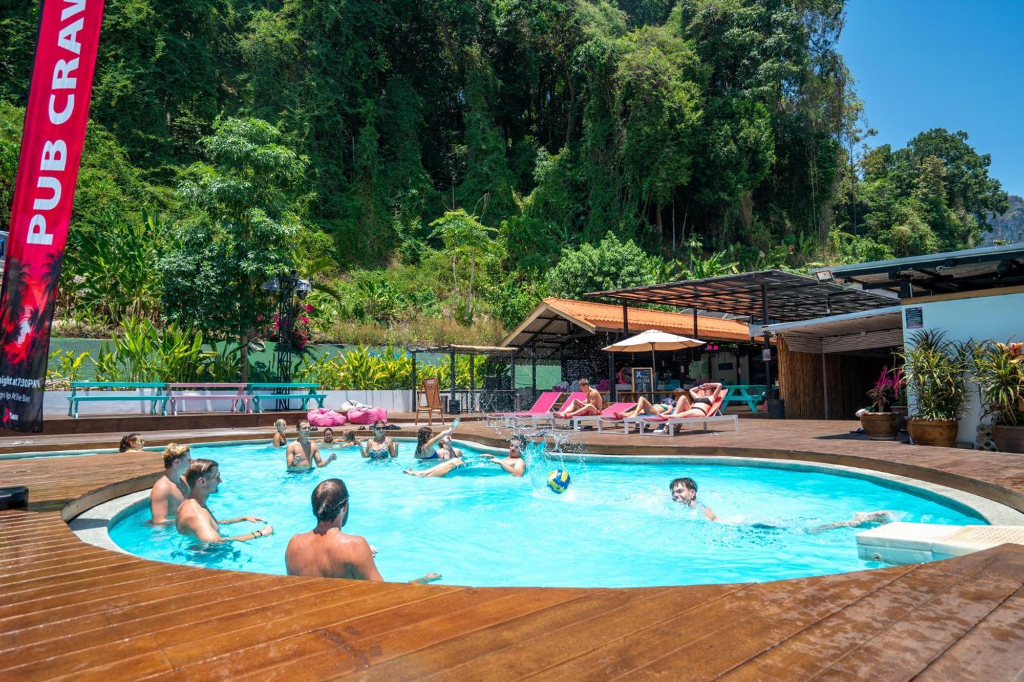 Base Party Hostel Ao Nang Exterior photo