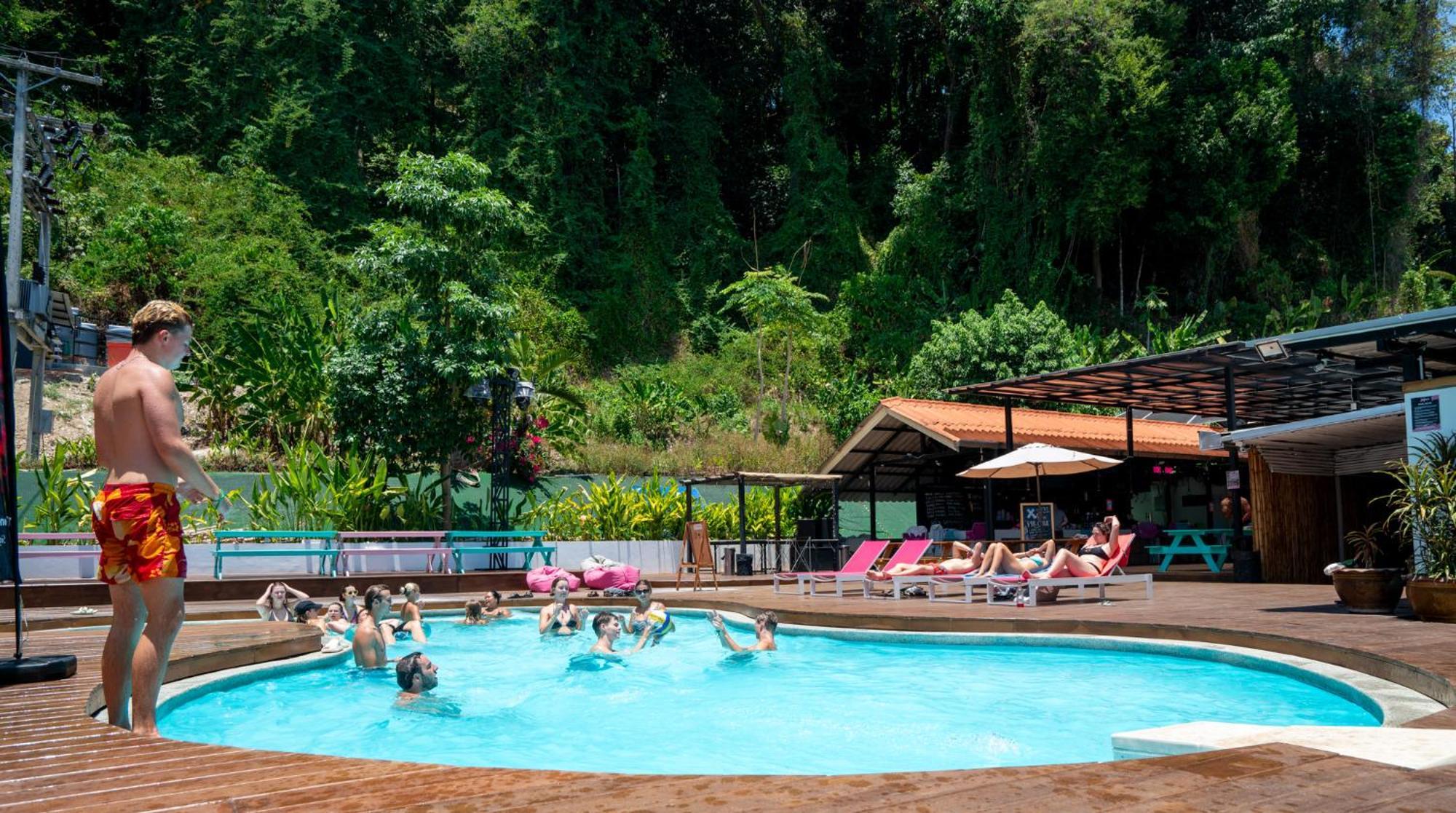 Base Party Hostel Ao Nang Exterior photo
