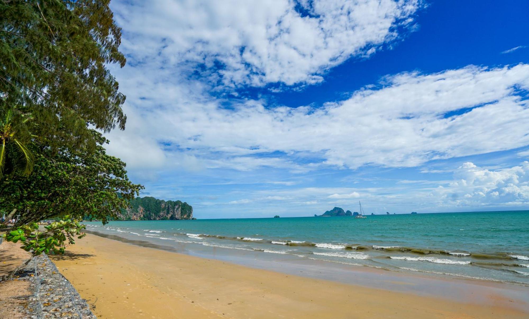 Base Party Hostel Ao Nang Exterior photo