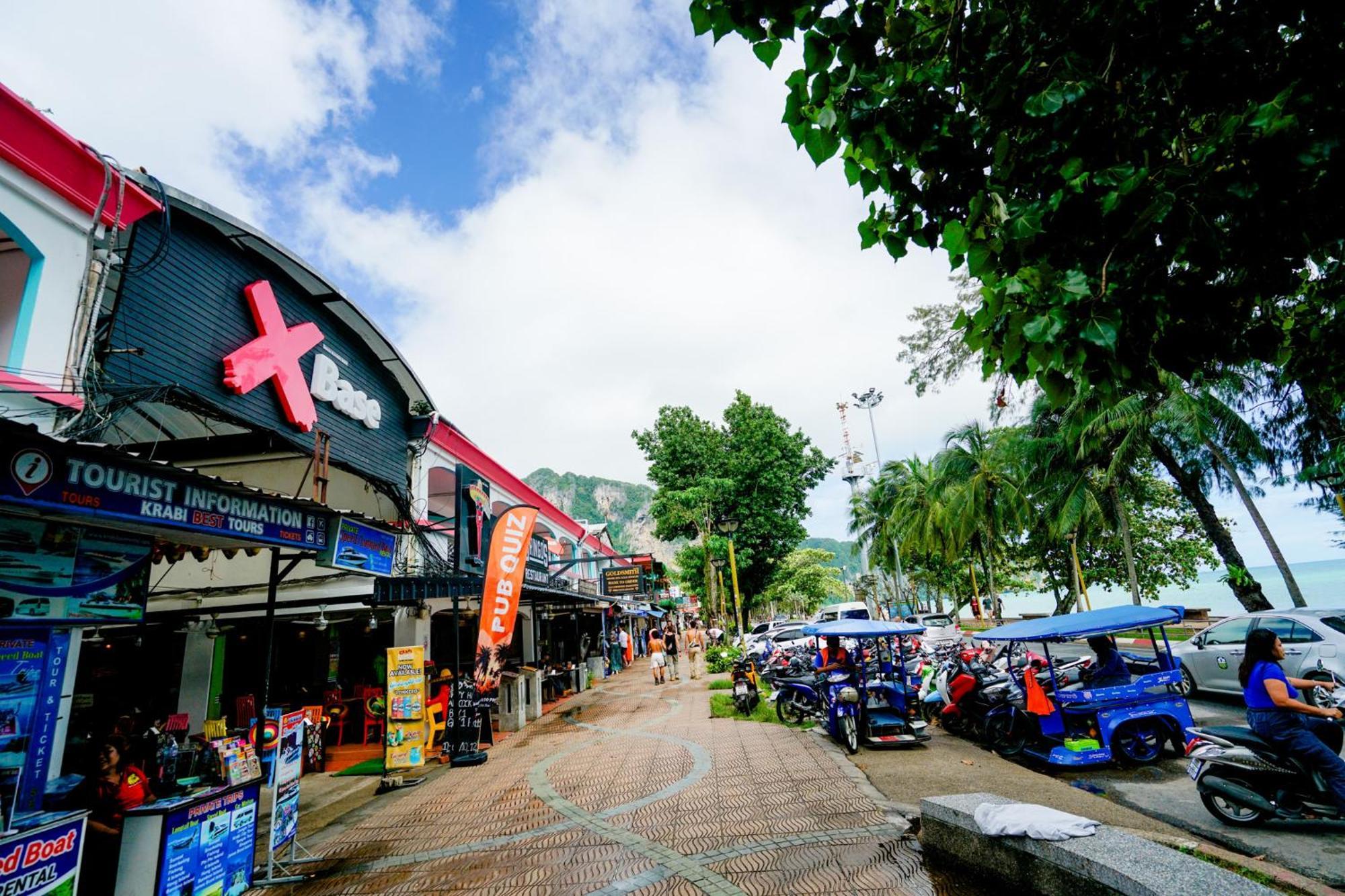 Base Party Hostel Ao Nang Exterior photo
